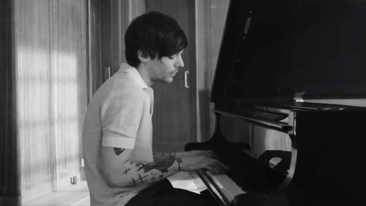 VIDEO: Watch Louis Tomlinson's