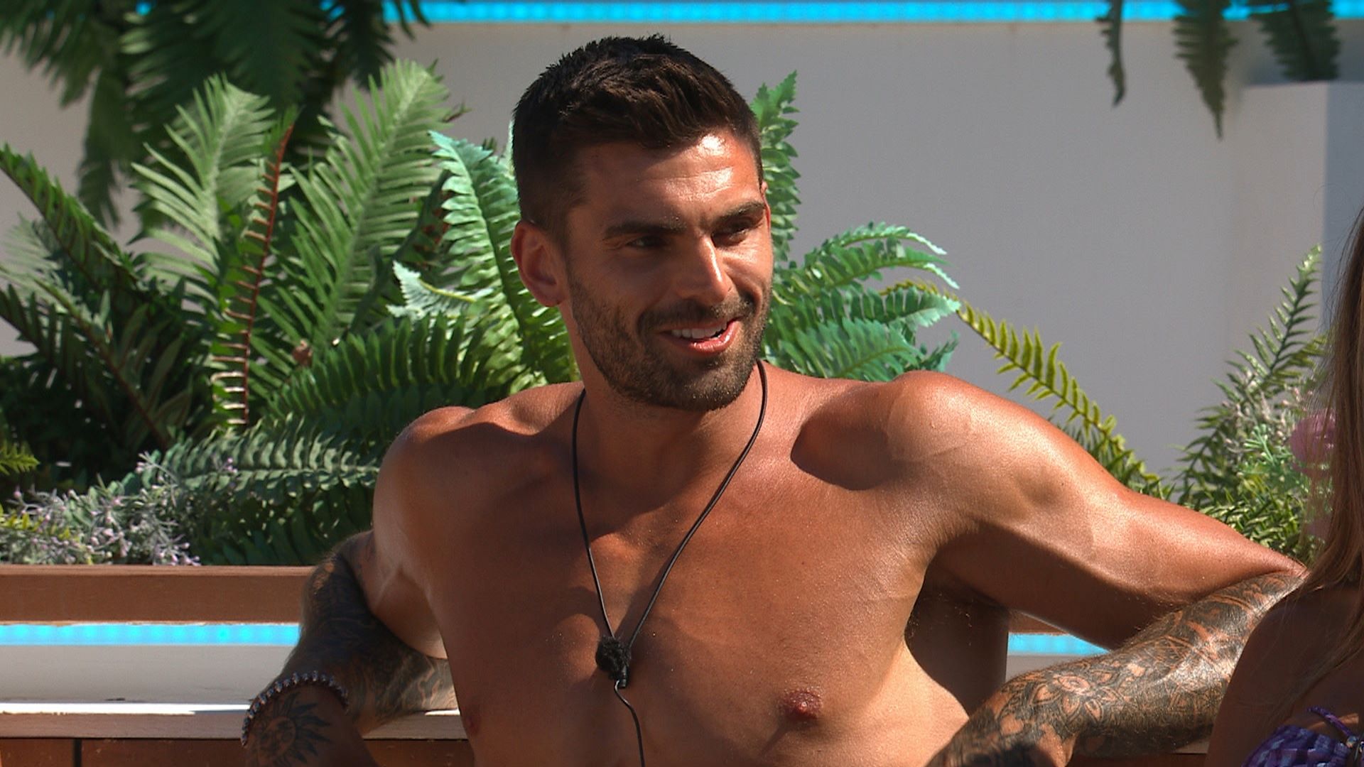 love-island-spoiler-adam-offers-advice-to-davide-and-ekin-su-tellymix